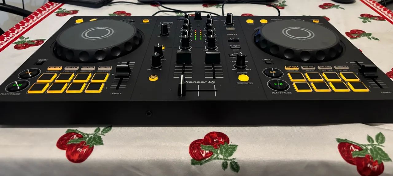 DDJ FLX4 NOVA IMPECÁVEL  - Foto 3