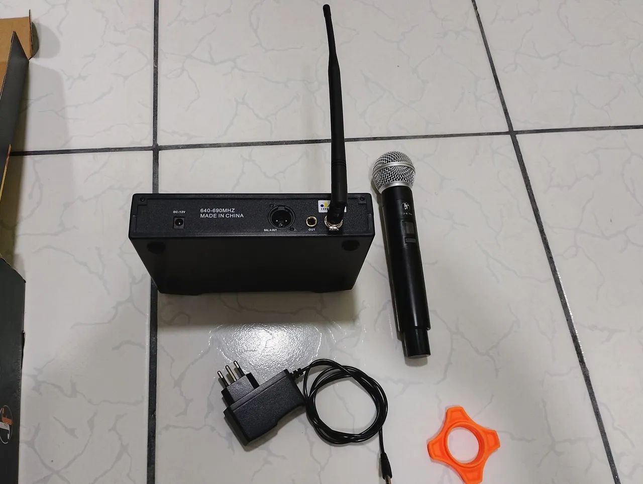 MICROFONE S/ FIO UHF COM PAINEL DIG FU - 671A - Foto 3