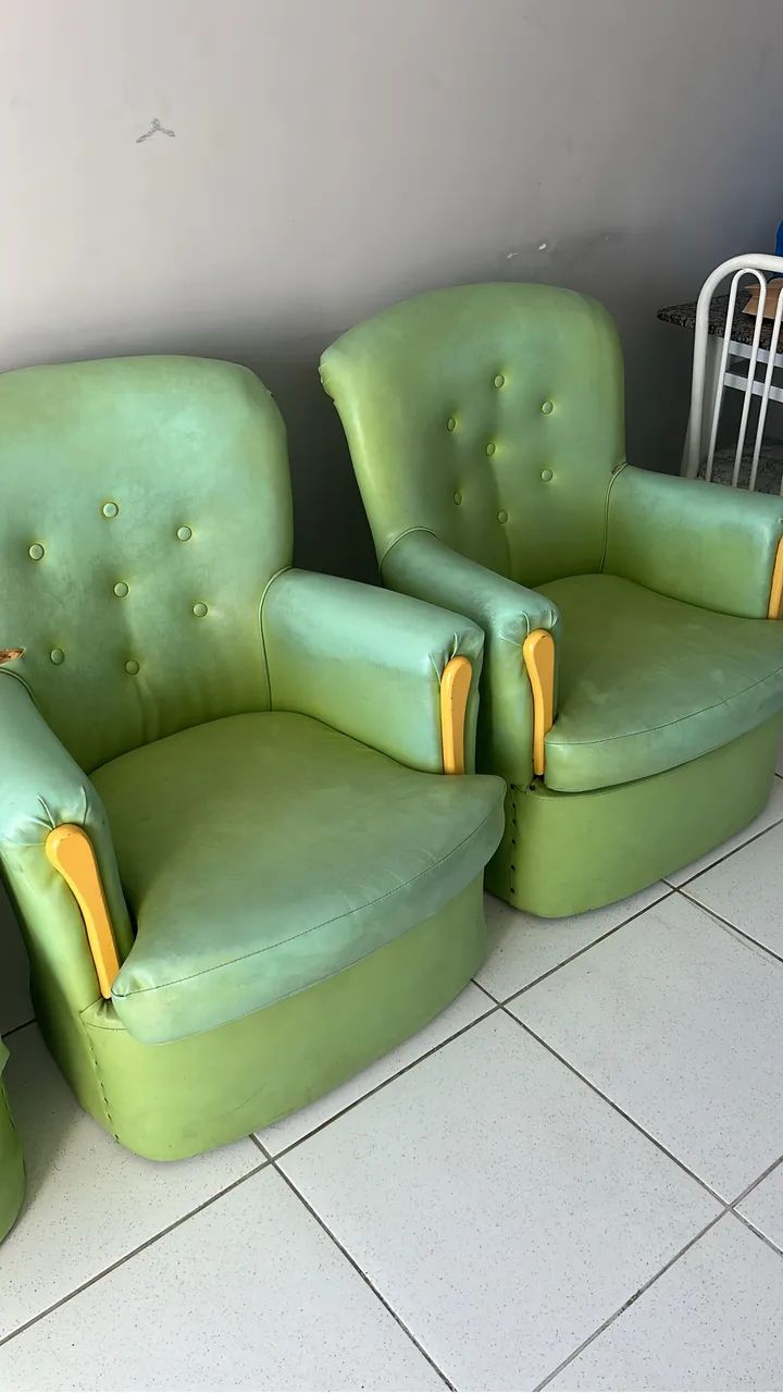 Vende-se Sofá e 2 poltronas. - Foto 2