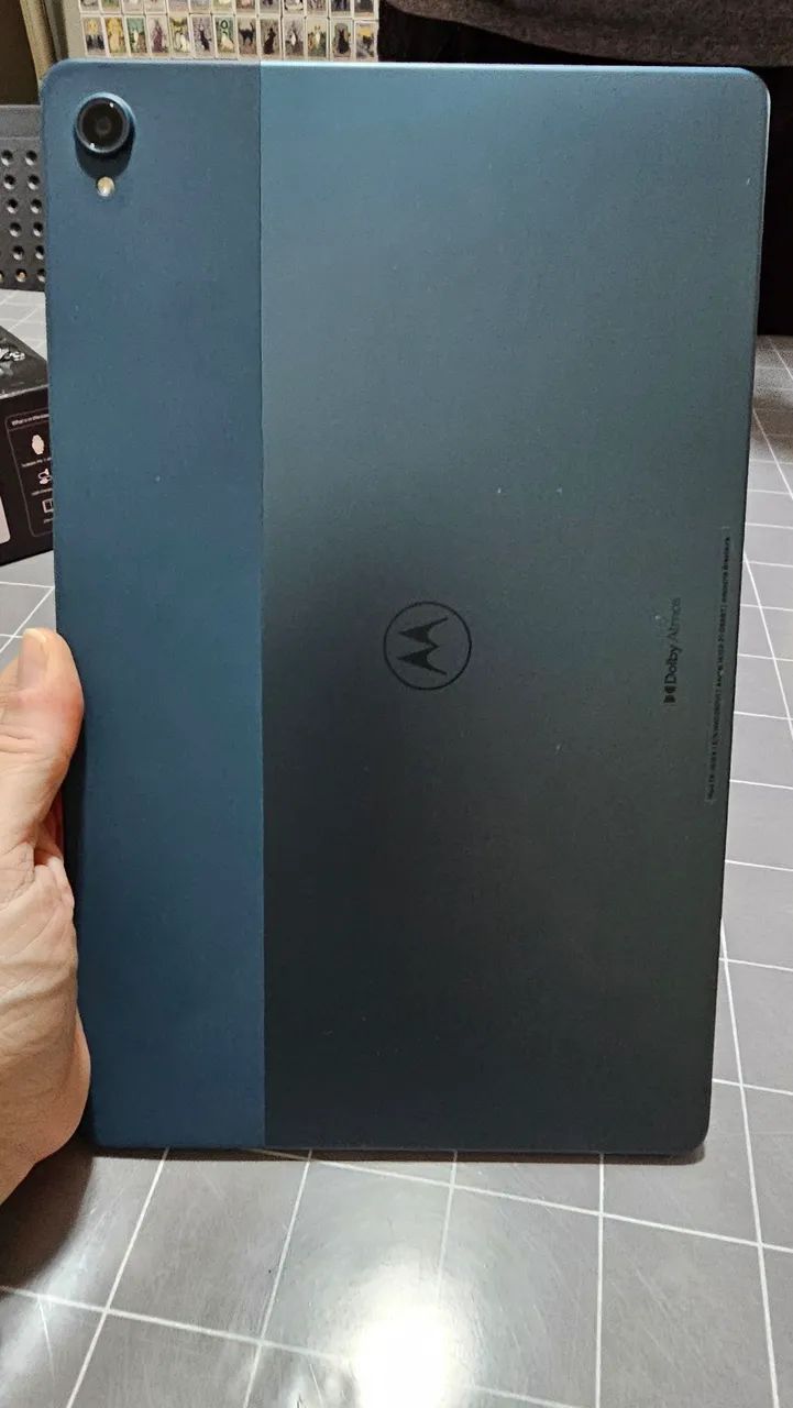 Moto Tab G70 LTE 4G com carregador original e capa - Foto 5