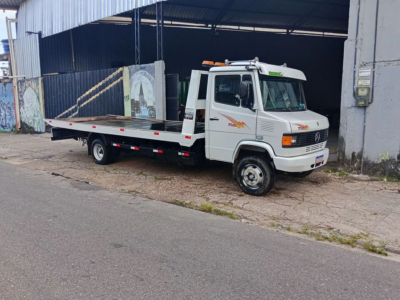 Vende-se caminhão plataforma 710 - Foto 2