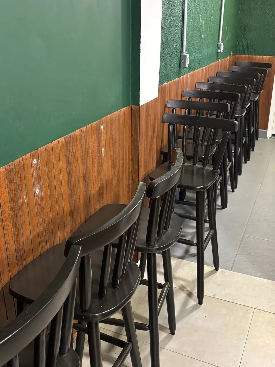 12 Banquetas alta de madeira com encosto  - Foto 3