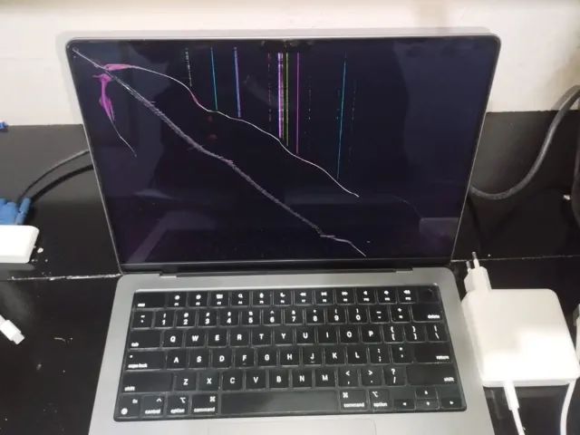 MACBOOK PRO 2023 - M2 - 32GB RAM - 500 SSD - 14 POLEGADAS (PROBLEMA NO DISPLAY) + KIT APPL - Foto 2