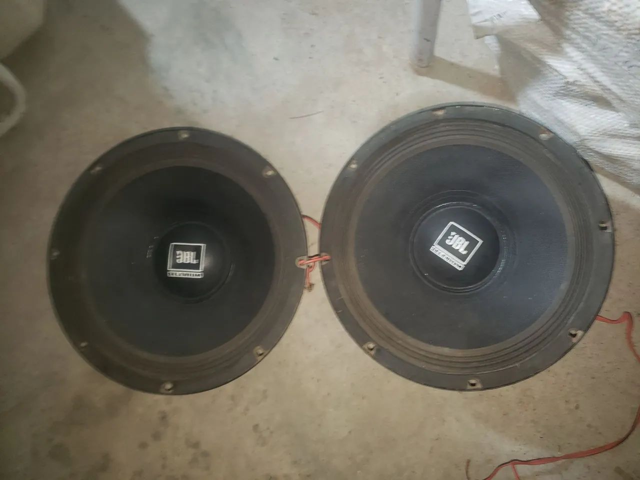 PAR DE ALTO-FALANTES DE 10 POLEGADAS JBL