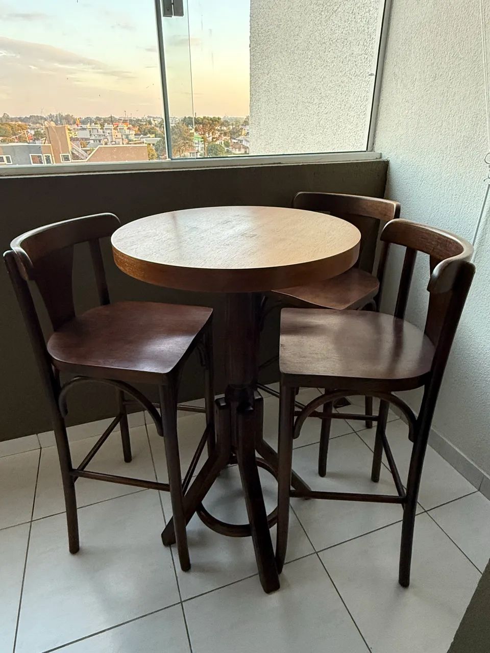 Mesa bistrô com 3 banquetas  - Foto 2
