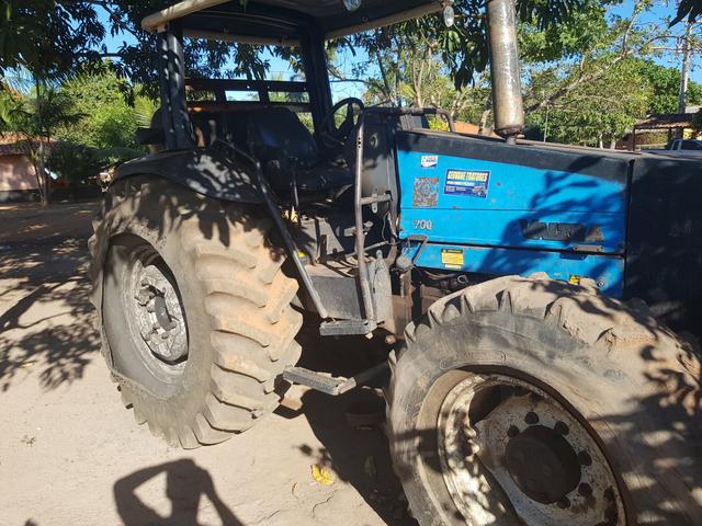 Trator valtra 700