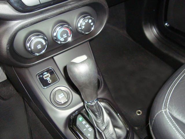 FIAT TORO 1.8 16V EVO FLEX FREEDOM 4x2 - Foto 7
