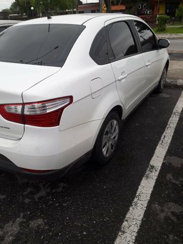 Grand Siena 2015 impecável