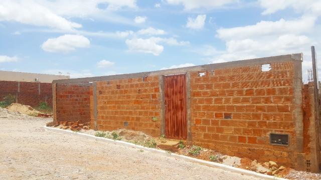 Lote nos Olhos D'água, estrutura da casa pronta - Foto 3