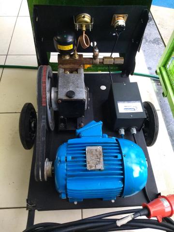 Lavadora de alta pressão Karcher HD 800 - Foto 2