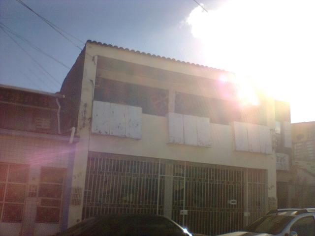 Prédio comercial próximo a Transpal no centro
