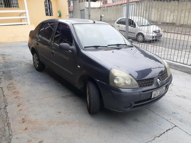 Clio sedan Rl 1.0 4p 2004