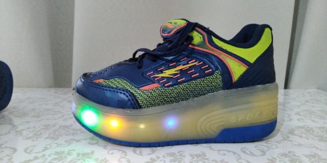 tenis de duas rodinhas