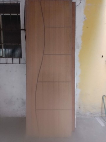 Portas freezadas 60cm 70 e 80 por 180 cada uma tenho umas 3 de cada