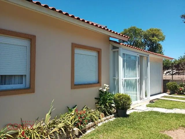 Casa 3 Dormitórios com amplo pátio nos fundos - Foto 3