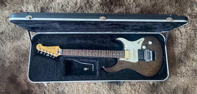 Guitarra Yamaha Pacifica 921