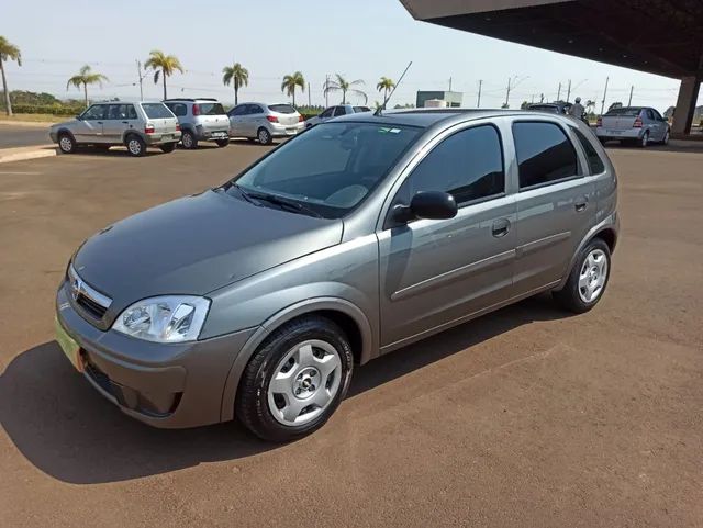 Comprar Hatch Chevrolet Corsa Hatch 1.4 4P Maxx Flex Prata 2010 em Jaú-SP