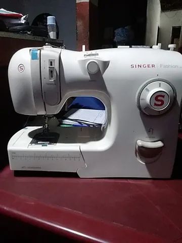 Máquina de costura Singer fashion nova valor 650,00 reais nova