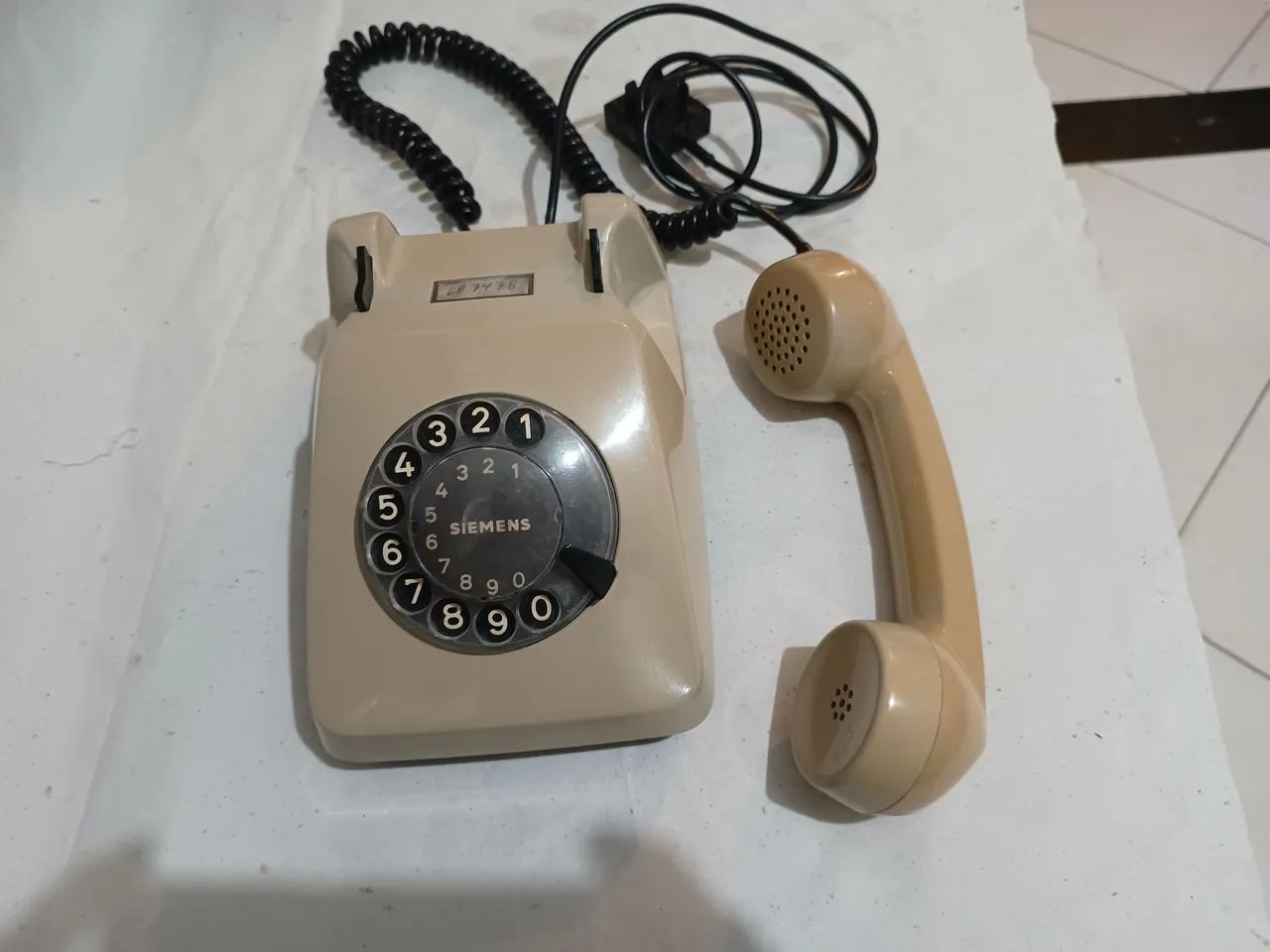 Telefone e massageador antigos - Foto 5