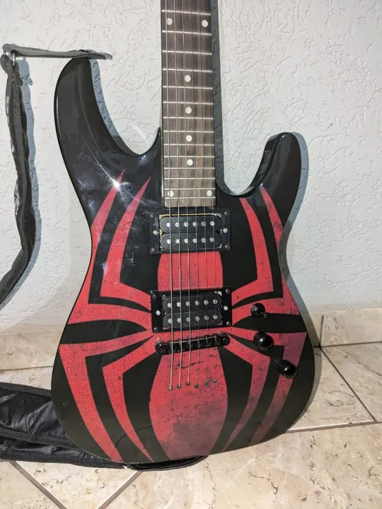 GUITARRA EDIÇÃO ESPECIAL MARVEL SPIDERMAN
