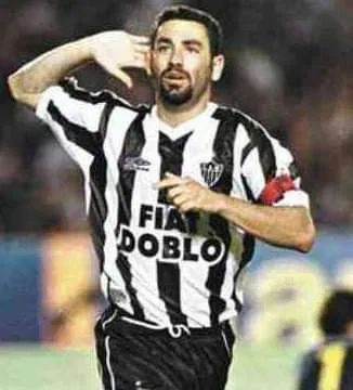 Camisa do Atlético Mineiro 2001 Umbro #9 Tamanho G zerada