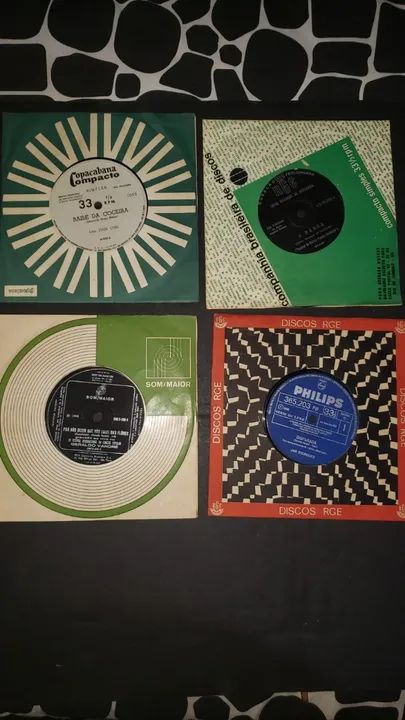 Discos de vinil compacrtos(4) cantores Brasil