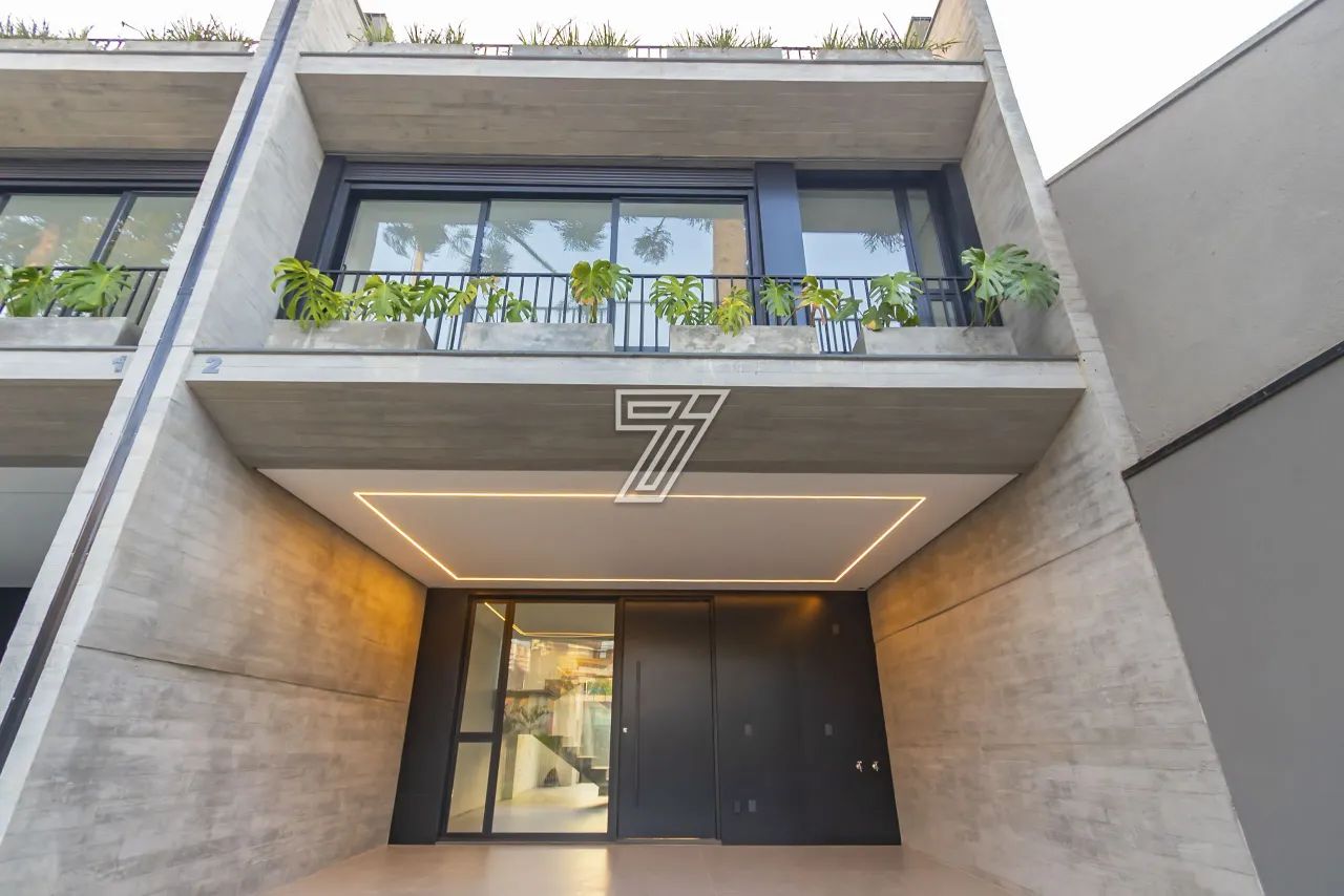 Sobrado a venda Mossungue com 197 m2 com 3 suites 2 vagas garagem