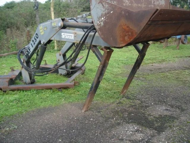 Grades, arados, concha e motor usados - Foto 5