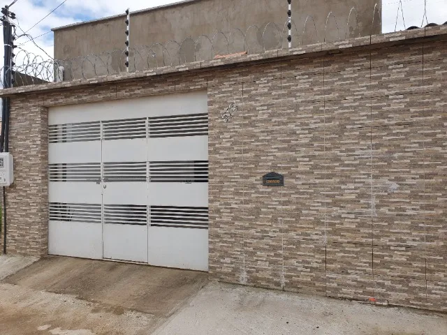Vendo Casa Bonsucesso com Edícula nos fundos 