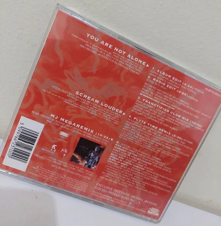 CD Michael Jackson - You Are Not Alone The Remixes Brasil - Foto 4