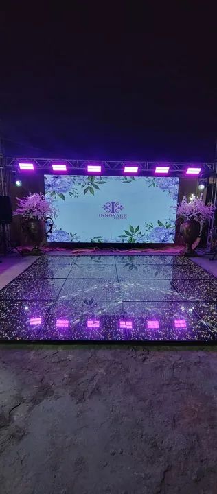 Telão de LED e iluminação para eventos.