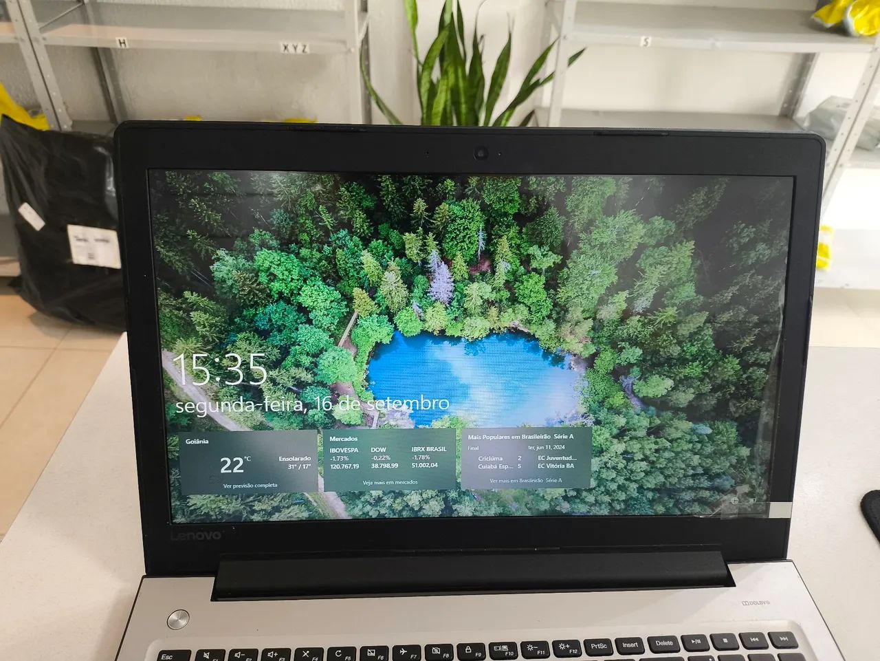 Ideapad 310 - 15ISK novíssimo com skin - Foto 3