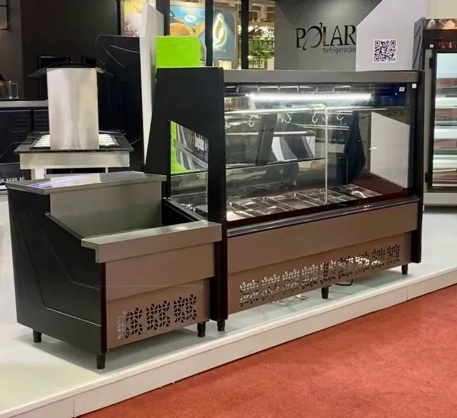 Expositor de carne com tendal