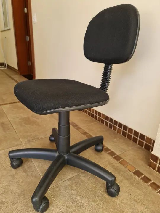 Cadeira de Escritório Giratória com Rodinhas - Foto 2