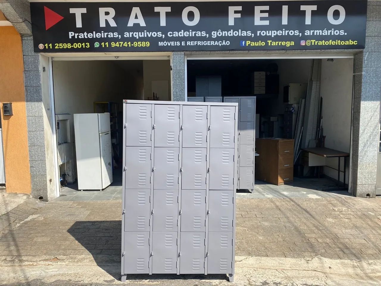 Armário em aço 16 portas 