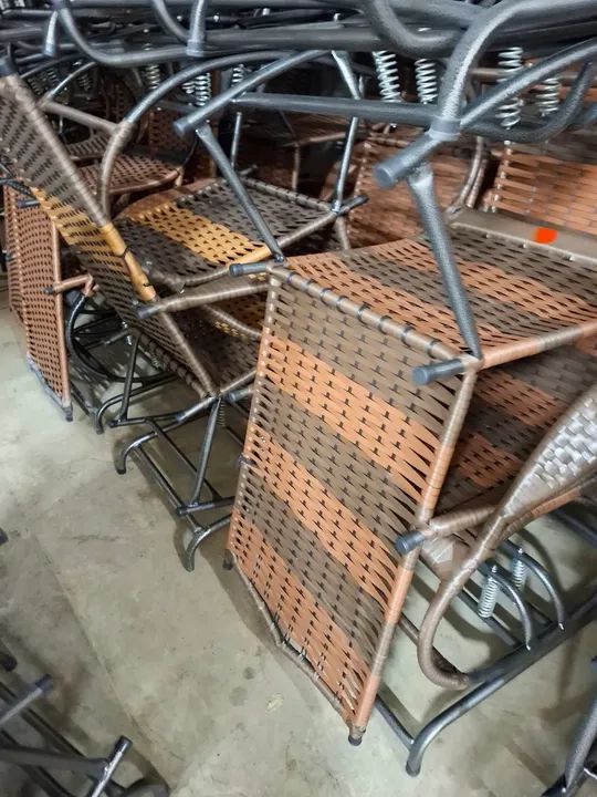 Cadeira de balanço em fibra sintético  - Foto 4