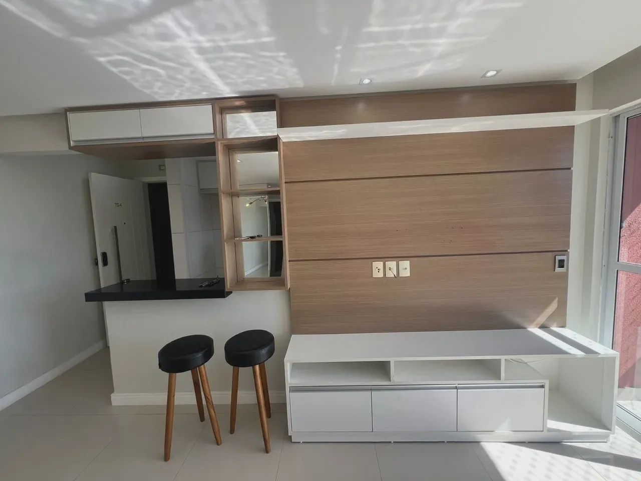 Apartamento 2/4 fino acabamento com planejados no condominio Reserva dos Passaros em Piatã