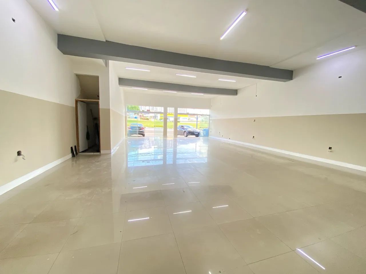 Grande Salão Comercial 200 m² - Frente Avenida da Emancipação + 4 Vagas - Hortolândia - Foto 7