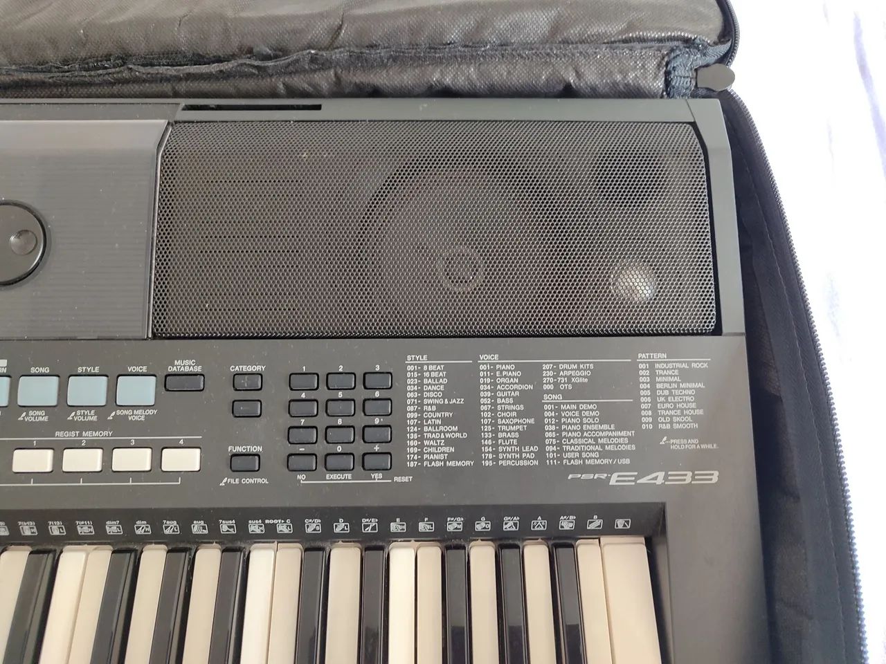Teclado Yamaha 433 em ótimas condições  - Foto 3