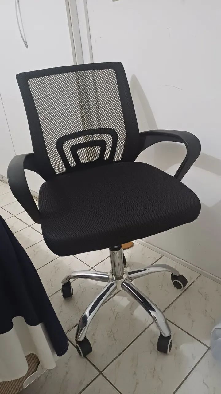 Cadeira de escritório novíssima  - Foto 2