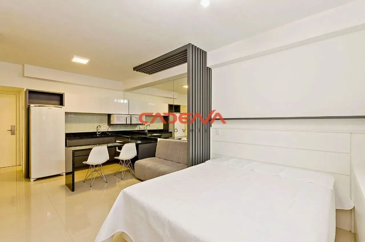 Studio com 1 vaga para para aluguel no Centro de Curitiba