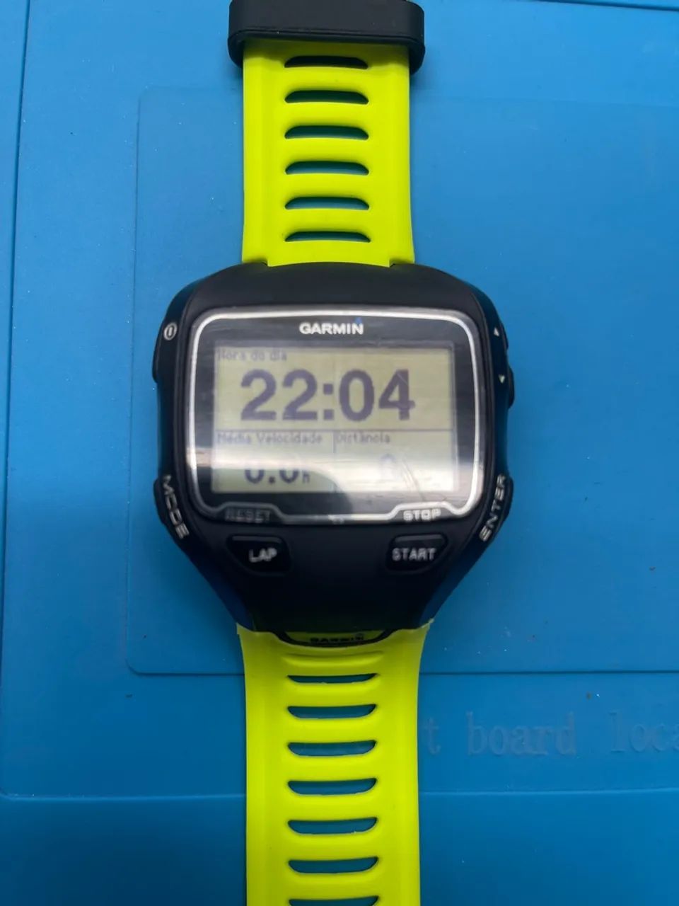 Relógio Garmin xt900 Esportivo com Pulseira Amarela