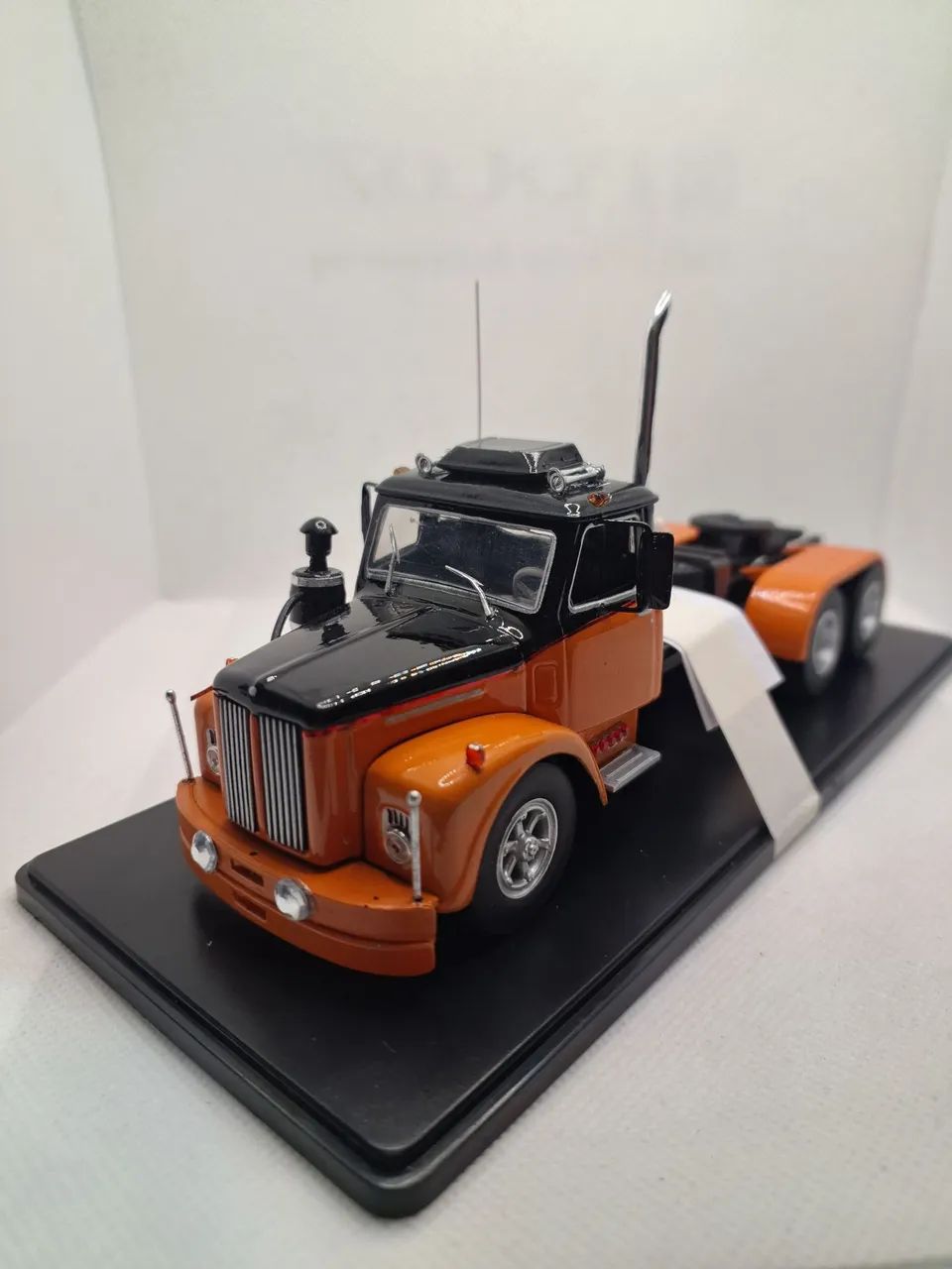 Miniatura Scania L111 Customizada - Escala 1/50 - Marca Tekno