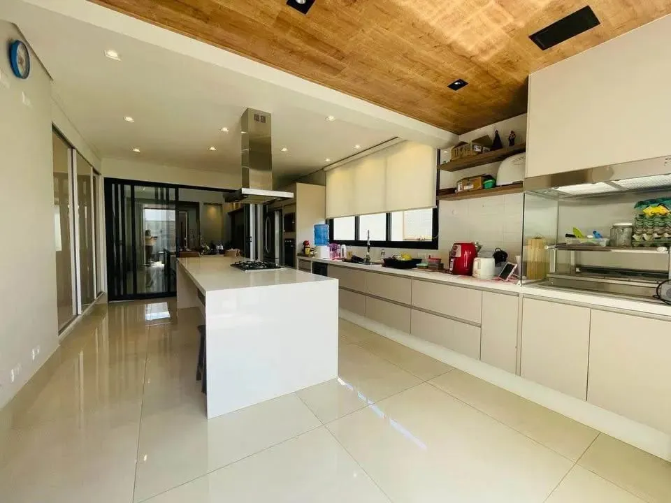 Sobrado de 190m² à Venda 4 Quartos (3 Suítes) Condomínio Residencial Polinésia,