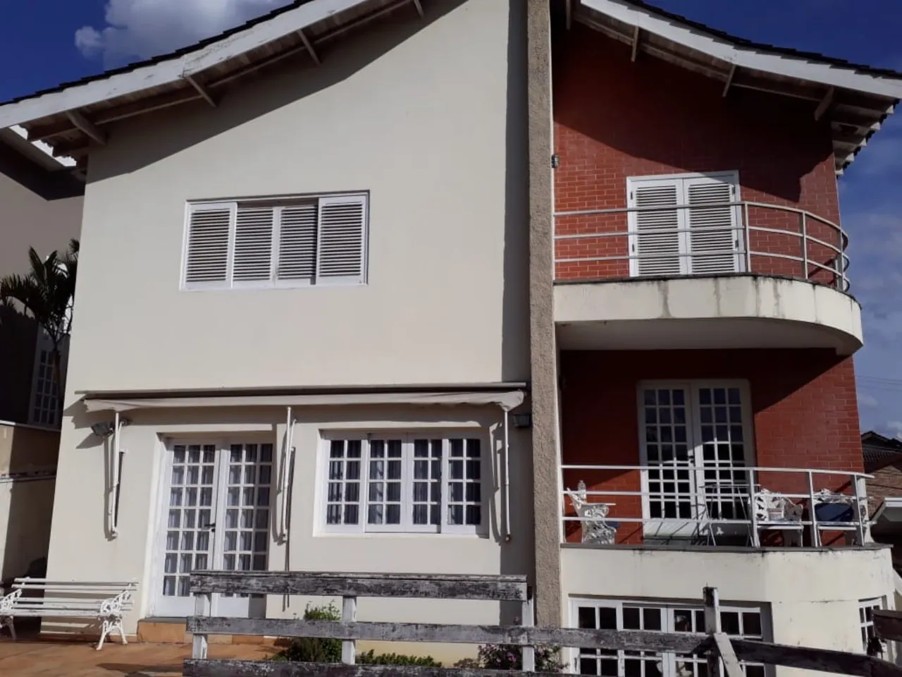 Casa de condomínio RESIDDNCIAL 9 venda possui 364 m com 4 quartos com 2 suites valor 1.8