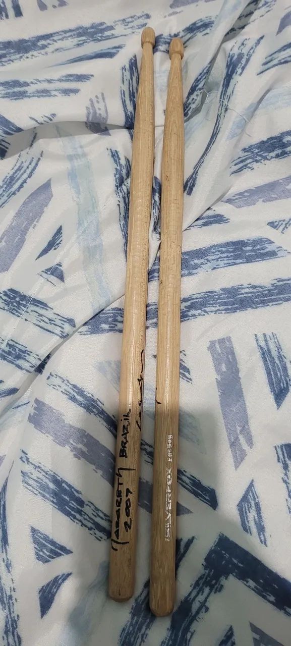Baquetas da Banda Nazaréth Autografadas - Foto 2