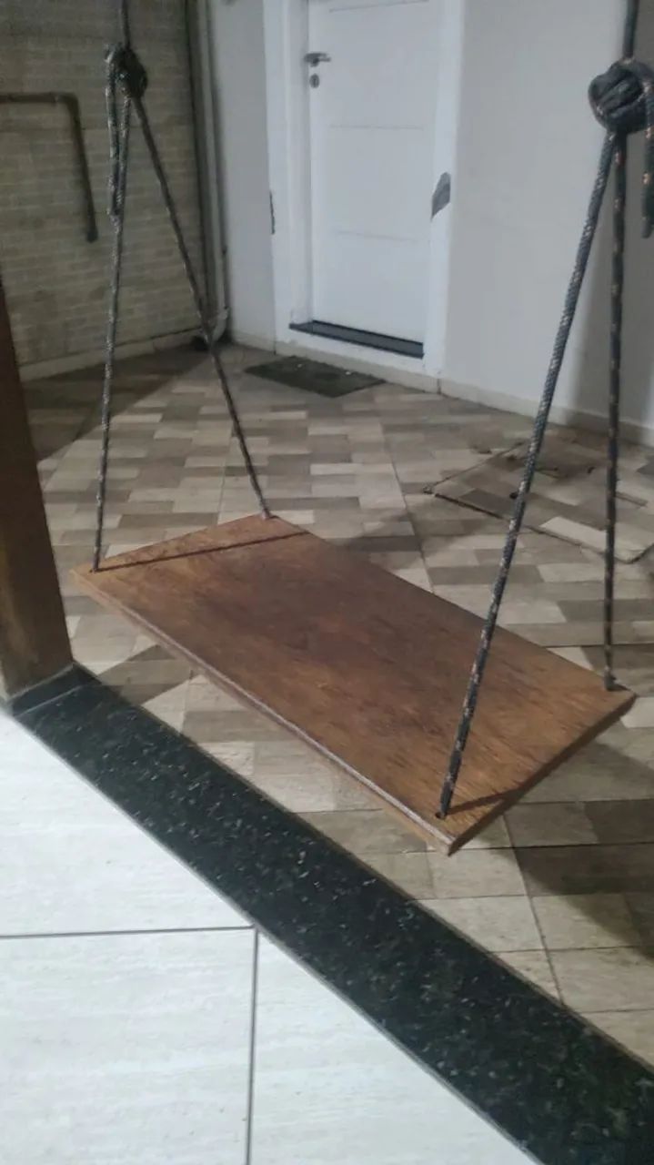 Balanço de madeira maciça 