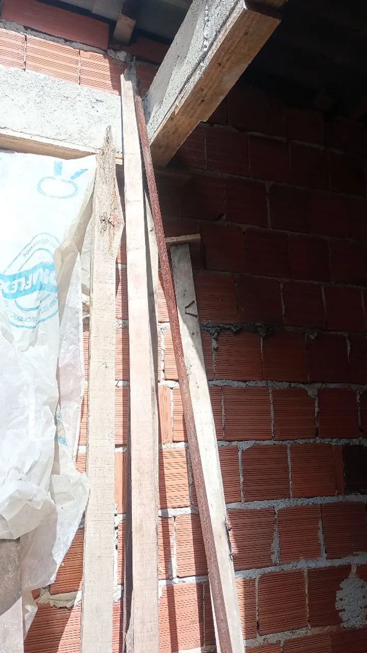 Madeira e telhão64286471993602123