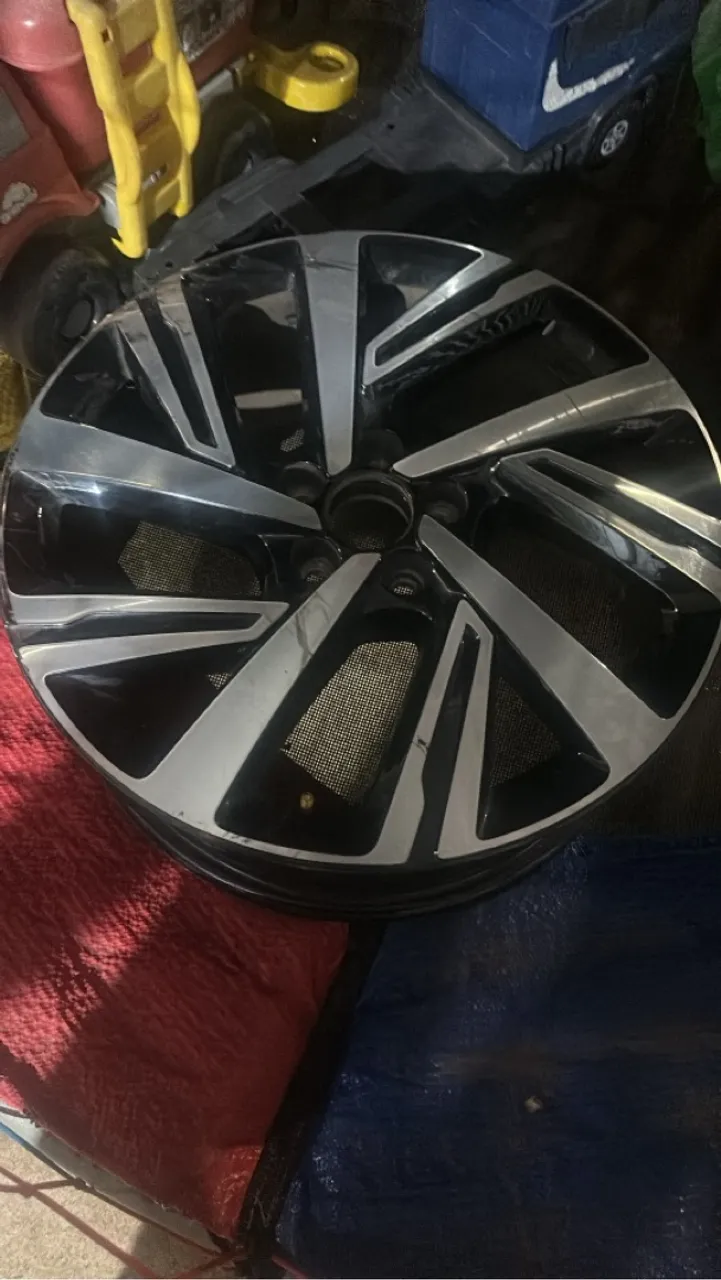 Roda de liga leve 17 polegadas original virtus