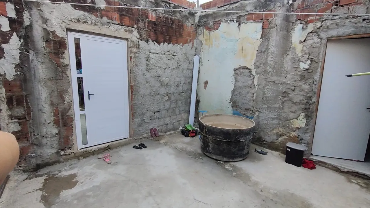 Casa a venda, recém reformada.